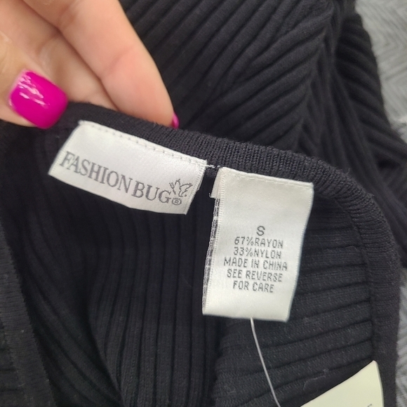 Fashion Bug Y2K Black Ribbed Knit Halter Top Size Small - Picture 6 of 6